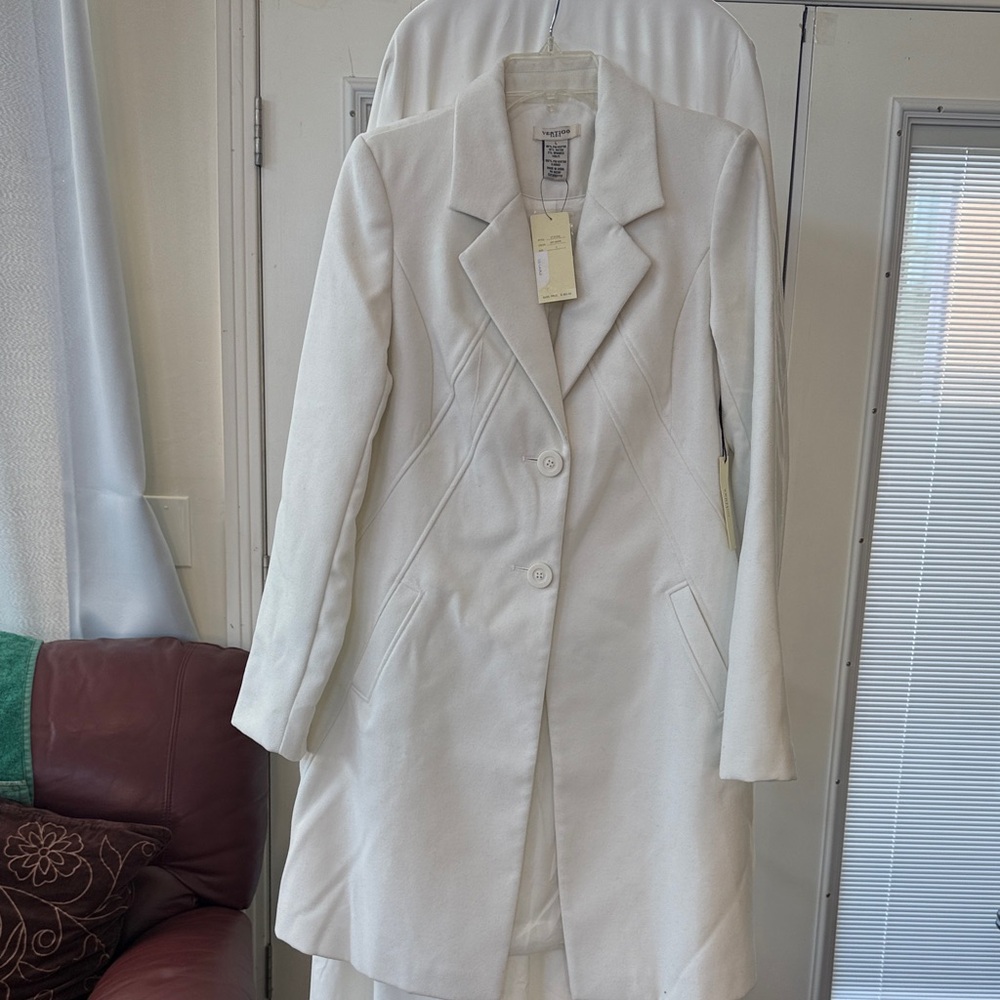 Vertigo Paris Elegant White Trench Coat - Picture 1 of 4